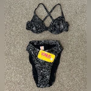VINTAGE Venus swimsuit set
